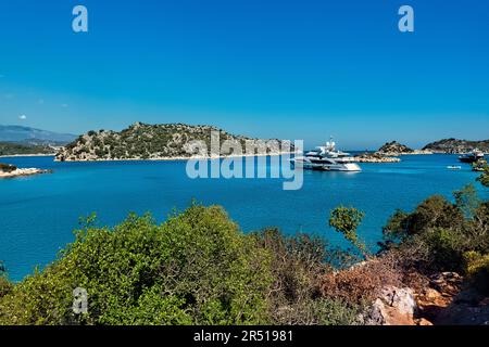 Wunderschöne Bucht auf der Lykischen Straße, Üçağız, Türkei Stockfoto