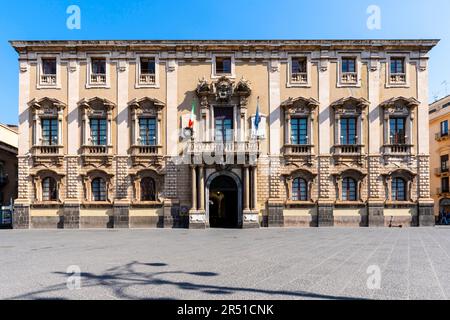 Aktuelles Town Halll oder Palazzo degli Elefanti (Elefantenpalast) ist ein historisches Gebäude in Catania, Sizilien, Italien. Es beherbergt derzeit die To der Stadt Stockfoto