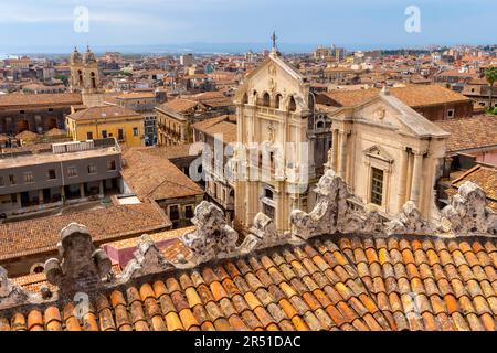 Kirchen San Francesco Borgia und San Benedetto über die Via Crociferi, Catania, Italien. Stockfoto