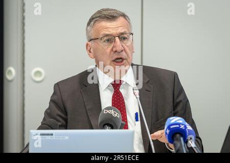 Brüssel, Belgien. 31. Mai 2023. Steven Vanackere, Direktor der Nationalbank (BNB-NBB) und stellvertretender Vorsitzender des Supreme Employment Council, stellte auf einer Pressekonferenz der belgischen Nationalbank BNB/NBB den jährlichen Finanzstabilitätsbericht am Mittwoch, den 31. Mai 2023 in Brüssel vor. BELGA FOTO JAMES ARTHUR GEKIERE Kredit: Belga News Agency/Alamy Live News Stockfoto