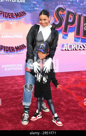 Los Angeles, Ca. 30. Mai 2023. Jordin Sparks, Dana Isaiah Thomas Jr. besucht die Weltpremiere von „Spider-man: Gegenüber dem Spider-Verse“ am 30. Mai 2023 im Regency Village Theatre in Los Angeles, Kalifornien. Kredit: Jeffrey Mayer/Jtm Photos/Media Punch/Alamy Live News Stockfoto