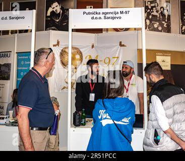 Heute findet die von SZKS organisierte Jobmesse im Jugendzentrum von Sarajevo statt Stockfoto