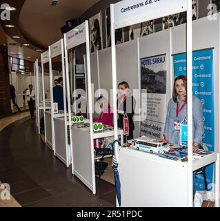 Heute findet die von SZKS organisierte Jobmesse im Jugendzentrum von Sarajevo statt Stockfoto