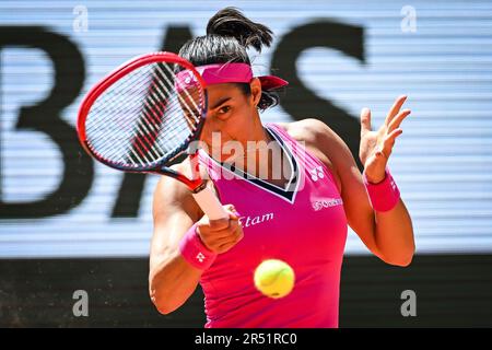 Paris, Frankreich, Frankreich. 31. Mai 2023. Caroline GARCIA von Frankreich am vierten Tag des Roland-Garros 2023, French Open 2023, Grand-Slam-Tennisturnier im Roland-Garros-Stadion am 31. Mai 2023 in Paris, Frankreich. (Kreditbild: © Matthieu Mirville/ZUMA Press Wire) NUR REDAKTIONELLE VERWENDUNG! Nicht für den kommerziellen GEBRAUCH! Stockfoto