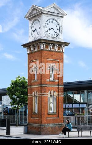 Der Altrincham-Uhrenturm an der Kreuzung, Trafford. Stockfoto