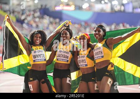 Jamaica Team Woman läuft bei den Athletik-Weltmeisterschaften 2019 in Doha das 4x100-m-Relais. Stockfoto