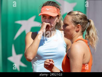Paris, Frankreich. 31. Mai 2023. Belgische Maryna Zanevska und belgischer Kimberley Zimmermann, die während eines Tennisspiels zwischen dem belgischen Paar Zanevska-Zimmermann und dem französischen Paar Andrianjafitrimo-Ferro in der ersten Runde der Frauendoppelspiele beim Tennisturnier Roland Garros French Open in Paris, Frankreich, am Mittwoch, den 31. Mai 2023, fotografiert wurden. BELGA FOTO BENOIT DOPPAGNE Kredit: Belga News Agency/Alamy Live News Stockfoto