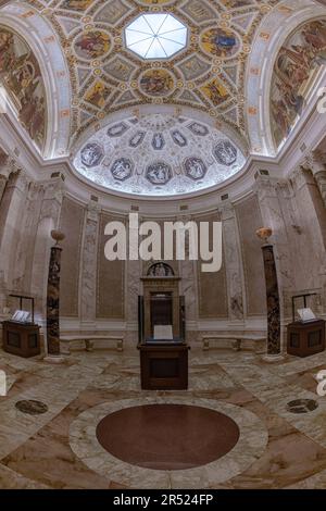 Morgan Rotunda Room - die Rotunda ist das dramatische Zentrum des McKim-Gebäudes. Seine aufwendige und aufwendige Dekoration und der architektonische Stil im Inneren Stockfoto