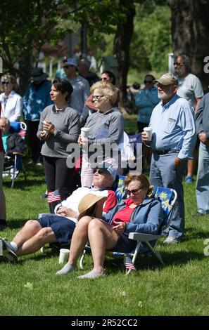 Gedenkfeiertag. Dennis, Massachusetts, (Cape Cod), USA. Publikum, das die Veranstaltung beobachtet Stockfoto