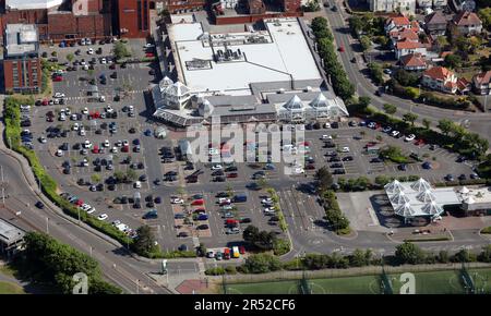 Der Morrisons Supermarkt in Southport, Lancashire aus der Vogelperspektive Stockfoto