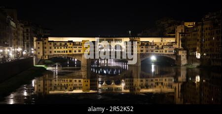 Florenz, Italien: ungewohnten Blick auf Ponte Vecchi bei Nacht Stockfoto