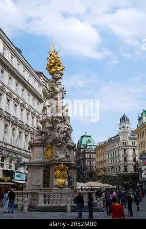 WIEN, ÖSTERREICH, MAI 30. Fußgängerzone in Wien am 30. Mai 2012. Wien hat über 10 Millionen Besucher pro Jahr. Foto vom Graben Stockfoto