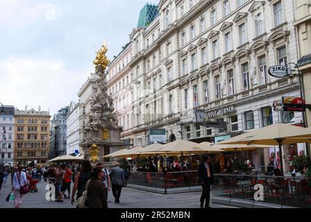 WIEN, ÖSTERREICH, MAI 30. Fußgängerzone in Wien am 30. Mai 2012. Wien hat über 10 Millionen Besucher pro Jahr. Foto vom Graben Stockfoto