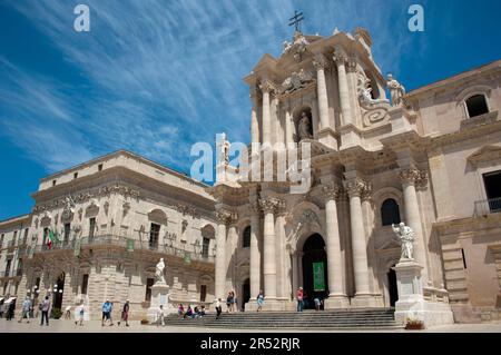 Kathedrale Santa Maria delle Colonne, Siracusa, von, La Vergine Piliere, Palazzo del Vermexio, Rathaus, Piazza Duomo, Syrakus, Insel Ortygia Stockfoto