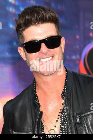 LOS ANGELES, CA - 30. MAI: Robin Thicke nimmt am 30. Mai 2023 im Regency Village Theatre in Los Angeles, Kalifornien, an der Weltpremiere von „Spider-man: Gegenüber der Spider-Verse“ Teil. Kredit: Jeffrey Mayer/JTMPhotos/MediaPunch Stockfoto