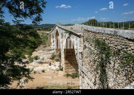 Pont Julien, in der Nähe von Bonnieux und Apt, Vaucluse, Provence, Provence-Alpes-Cote d'Azur, Julian Bridge, Frankreich Stockfoto