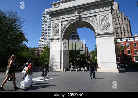 Der berühmte Bogen im Washington Square Park, New York City. Stockfoto
