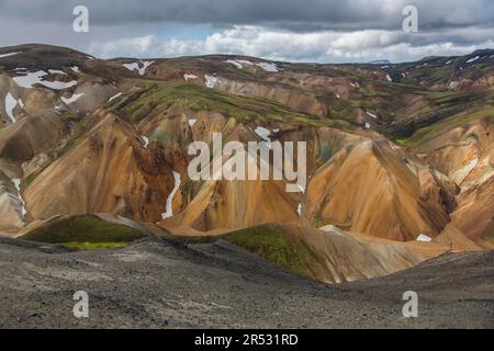 Klettern Brennisteinsalda, Landmannalaugar, Highlands, Island Stockfoto