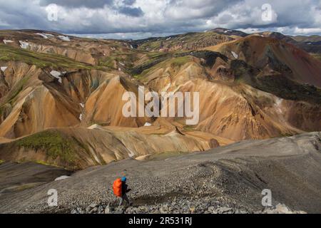 Klettern Brennisteinsalda, Landmannalaugar, Highlands, Island Stockfoto