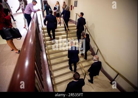 Washington, Vereinigte Staaten. 31. Mai 2023. Der Minderheitenführer des United States House Hakeem Jeffries (Demokrat von New York) kommt zu einer Pressekonferenz über das Gesetz über die Schuldengrenze und die anstehende Abstimmung des Hauses im US Capitol in Washington, DC, Mittwoch, den 31. Mai 2023. Kredit: Rod Lamkey/CNP/dpa/Alamy Live News Stockfoto