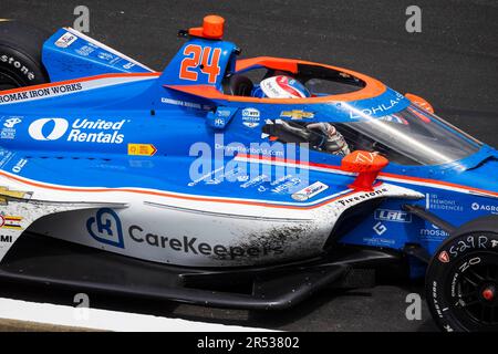 INDIANAPOLIS, INDIANA, VEREINIGTE STAATEN - 2023/05/28: Diver Graham Rahal of United States Rennen während des 2023 Indy 500 auf dem Indianapolis Motor Speedway in Indianapolis. Rahal fuhr das Auto für den Fahrer Stefan Wilson (24), der verletzt wurde. Stockfoto