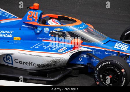 INDIANAPOLIS, INDIANA, VEREINIGTE STAATEN - 2023/05/28: Diver Graham Rahal of United States Rennen während des 2023 Indy 500 auf dem Indianapolis Motor Speedway in Indianapolis. Rahal fuhr das Auto für den Fahrer Stefan Wilson (24), der verletzt wurde. Stockfoto