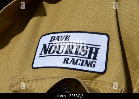 Dave Nurish Racing, Teil der Attraktion des Meetings, ist das allgemeine Ambiente und der entspannte Stil, Goodwood 80. Members Meeting, Goodwood Motor Stockfoto
