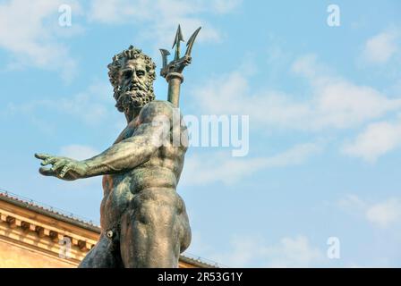 Bologna, Emilia Romagna - Italien. Statue von Nettuno (Neptun-Statue) im Zentrum der Stadt. Stockfoto