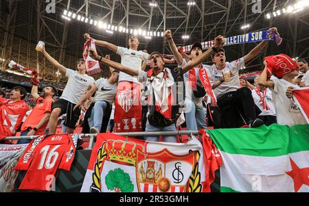 Puskás Aréna, UNGARN - MAI 31:Unterstützer des FC Sevilla während des UEFA Europa League-Endspiels zwischen dem FC Sevilla und AS Roma im Stadion Puskás Aréna in Budapest am 31. Mai 2023. Foto von Kredit: Gabriella Barbara, Alamy Live News Stockfoto