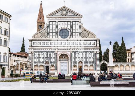 Florenz, Italien - März 8 2023: Santa Maria Novella die erste große Basilika in Florenz, Italien, und ist die wichtigste Dominikanische Kirche der Stadt. Stockfoto