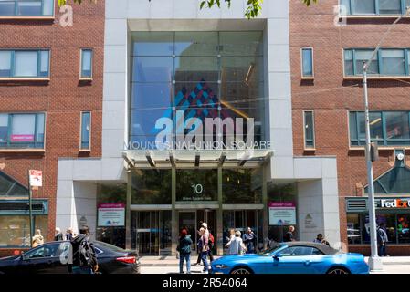 Eintritt zum Mount Sinai Medical Pavillon am Union Square, Manhattan, New York, eines der größten Gesundheitssysteme in New York Stockfoto