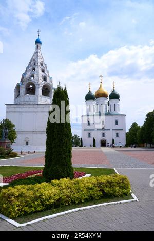 Kolomna, Russland - 30. Mai 2023: Das Gebiet des Kremls Kolomna im Frühjahr Stockfoto