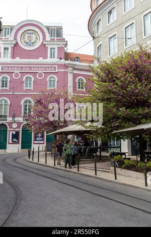 Lissabon, Portugal - 04 03 2023: Das Teatro da Trindade an einem Sommertag in Lissabon, Portugal. Stockfoto