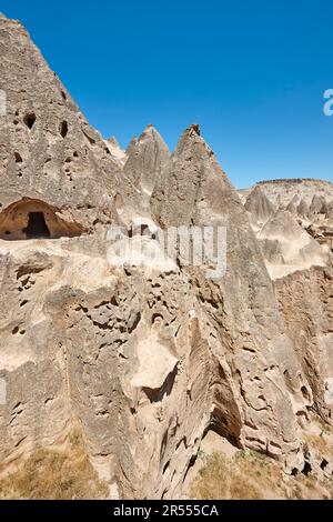 Häuser in den Fels gehauen. Ilhara-Tal. Selime, Kappadokien, Türkei Stockfoto