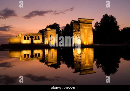 Templo de Debod in Madrid bei Sonnenuntergang Stockfoto