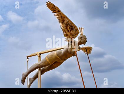 London Trinity Buoy Wharf Leamouth Peninsular Orchard Place Flying Woman eine Metallskulptur Stockfoto