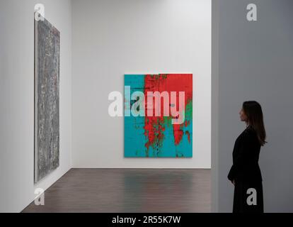 Gagosian, London, Großbritannien. 1. Juni 2023. To Bend the ear of the Outer World: Conversations on Conversations on Conversations on Contemporary Abstract Maler (1. Juni bis 25. August) ist eine umfangreiche Ausstellung neuer und neuerer Werke von mehr als 40 Künstlern aus den USA, Großbritannien und Deutschland. Neben einer Vielzahl von Ansätzen zur zeitgenössischen Abstraktion vereint die Ausstellung Werke von drei Generationen von Künstlern. Bild (entfernte Wand): Wade Guyton, unbenannt 2021. Kredit: Malcolm Park/Alamy Live News Stockfoto