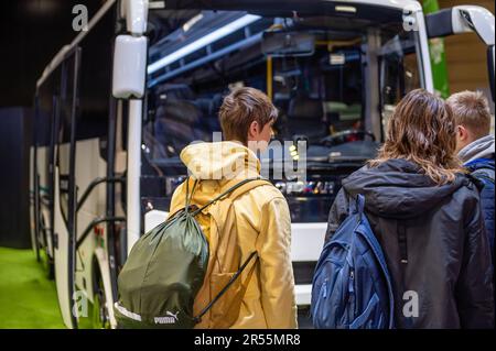 Riga, Lettland, 28. April 2023: Touristenbus Otokar Navigo T, ausgestellt auf der Riga Motor Show Stockfoto