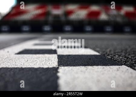 Barcelona, Spanien. 01. Juni 2023. Atmosphäre des Kreislaufs – Ziellinie. 01.06.2023. Formel-1-Weltmeisterschaft, Rd 8, Spanischer Grand Prix, Barcelona, Spanien, Vorbereitungstag. Das Foto sollte wie folgt lauten: XPB/Press Association Images. Kredit: XPB Images Ltd/Alamy Live News Stockfoto