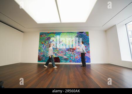 London UK. 1 . Juni 2023 . JADI FADOJUTIMI. Und prägen bereitwillig die Erinnerung an meine Fehler, 2023. To Bend the ear of the Outer World eine große Ausstellung zeitgenössischer abstrakter Malerei, die in der Gagosian ar Gallery in London von mehr als 40 Künstlern aus Amerika, Großbritannien und Deutschland vorgestellt wurde. Die Ausstellung in London untersucht die Bedeutung der abstrakten Malerei heute und stellt eine Reihe von Ansätzen zur zeitgenössischen Abstraktion nebeneinander.Kredit: amer Ghazzal/Alamy Live News Stockfoto