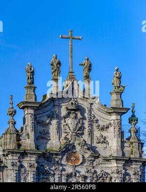 Äußere architektonische Details der Igreja do Carmo oder Carmo Kirche in Porto, Portugal Stockfoto