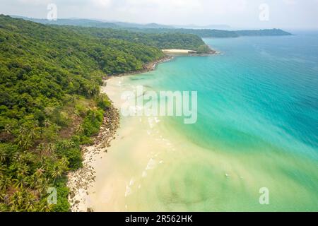 Luftbild vom Strand Khlong Yai Kee Beach, Insel Ko Kut oder Koh Kood im Golf von Thailand, Asien | Khlong Yai Kee Beach aus der Vogelperspektive, Ko Kut oder Koh Stockfoto