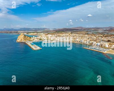 Luftaufnahme der Stadt Aguilas, Provinz Murcia. Levante Bay Spanien Stockfoto