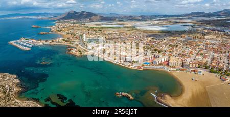 Panoramablick aus der Vogelperspektive auf Mazarron Puerto, Provinz Murcia. Spanien Stockfoto