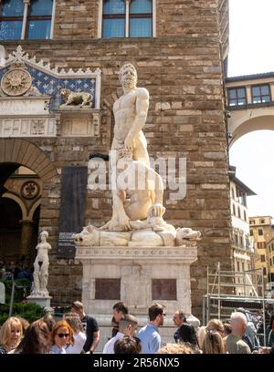 Marmorskulptur auf der Piazza della Signoria, vor dem Palazzo Vecchio Museum. Florenz, Italien. Stockfoto