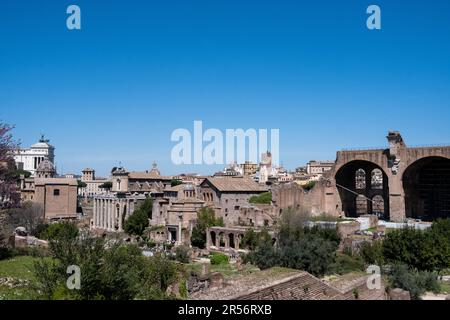 Italien, Rom, 2022-04-14. Tourismus durch die Stadt Rom, die italienische Hauptstadt, mit ihren Denkmälern und archäologischen Stätten. Italie, Rom, le 2022-04- Stockfoto