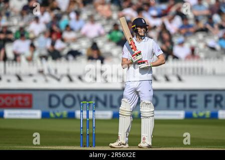 ZAK Crawley of England während des LV= Insurance Day One Test Match England gegen Irland bei Lords, London, Großbritannien, 1. Juni 2023 (Foto: Craig Thomas/News Images) Stockfoto