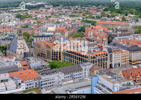 Unvergleichlicher Blick vom Leipziger Panoramaturm. Die Stadt wurde am Ende des Zweiten Weltkriegs schwer bombardiert, so dass das meiste, was man sehen kann, seitdem wieder aufgebaut wurde. Stockfoto