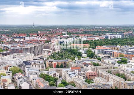 Unvergleichlicher Blick vom Leipziger Panoramaturm. Die Stadt wurde am Ende des Zweiten Weltkriegs schwer bombardiert, so dass das meiste, was man sehen kann, seitdem wieder aufgebaut wurde. Stockfoto