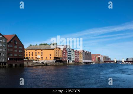 Gebäude entlang des Flusses Nid in Trondheim, Norwegen Stockfoto